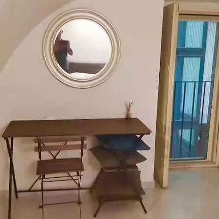 Mezzanino Con Patio E Archi A Vela דירה